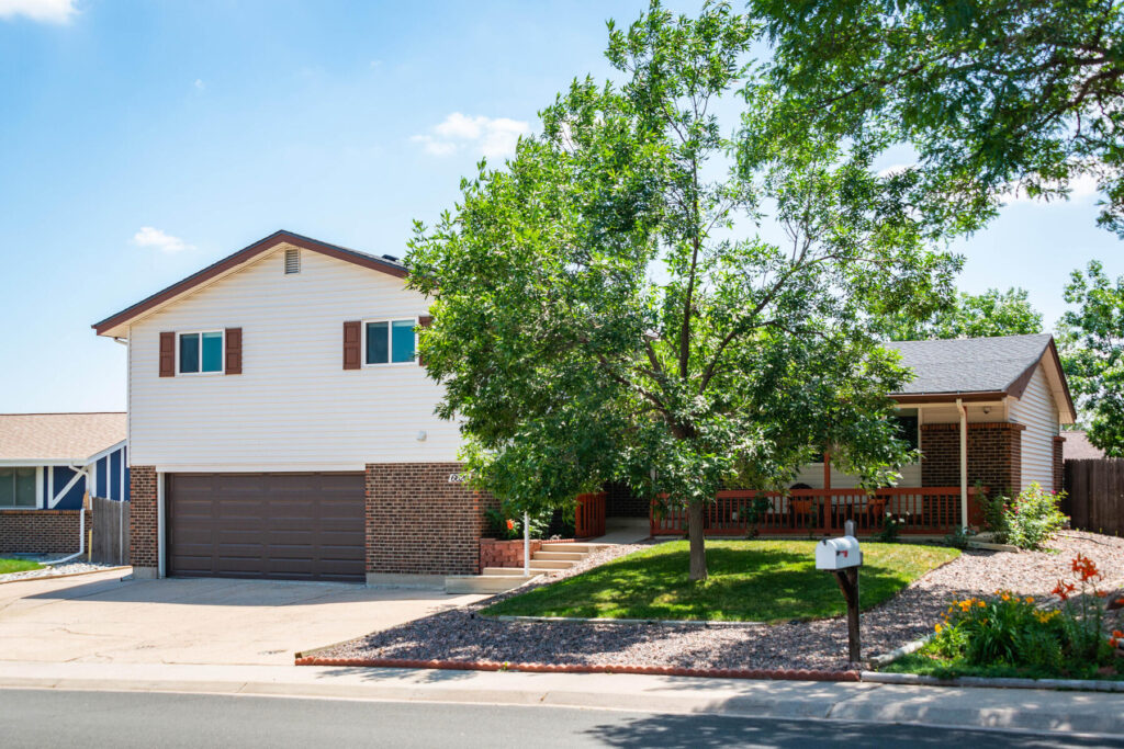 6620 W 73rd Place Arvada Colorado Charming Inviting Home Gorgeous Backyard Remodeled Updated